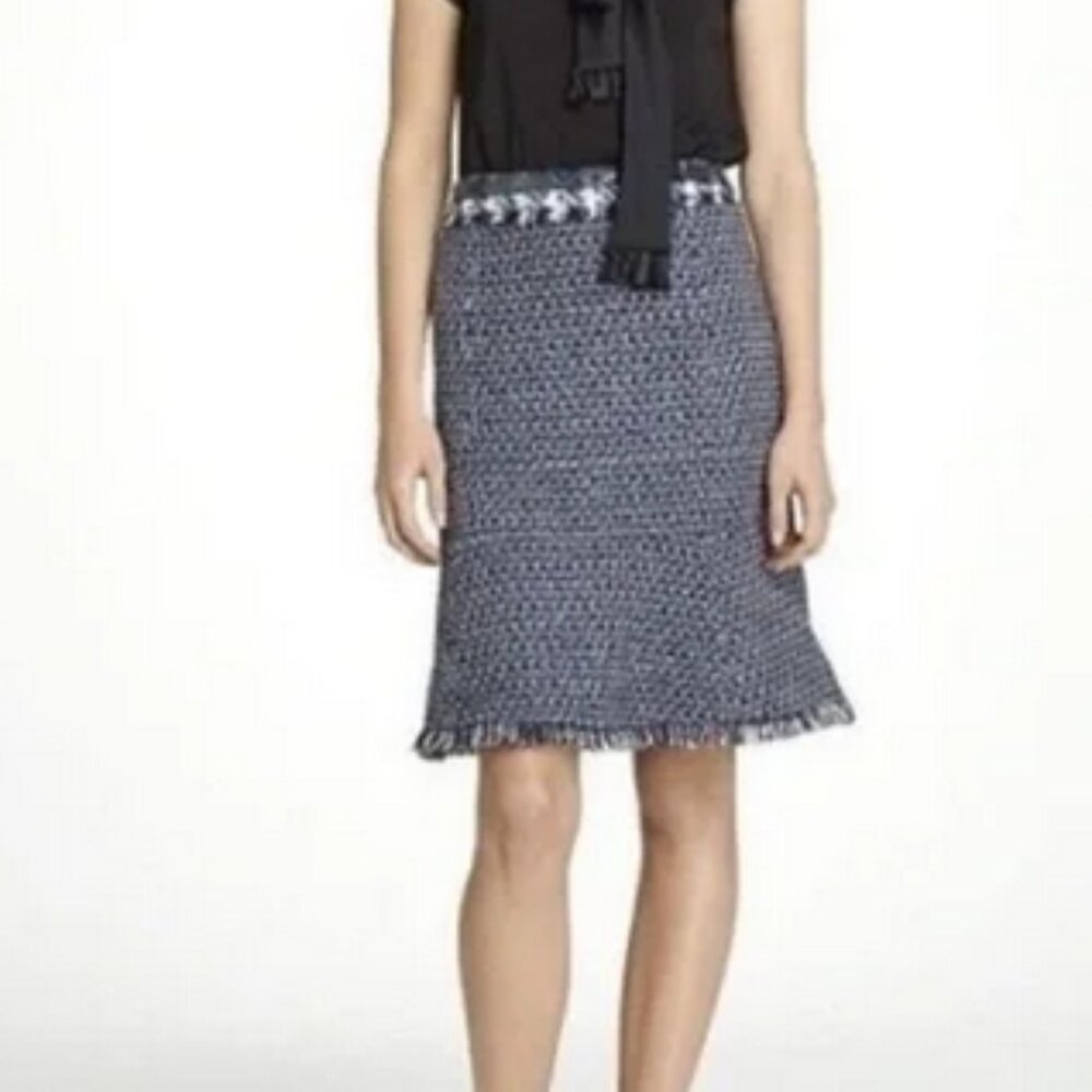 Tory Burch navy & white tweed skirt  Size 10